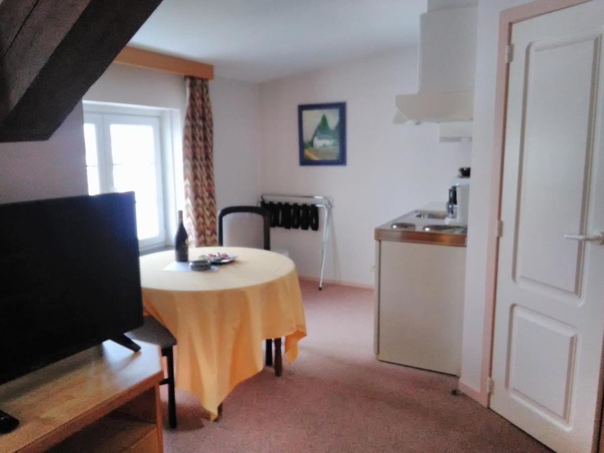 Petite Chatelaine Batiment Les Chevaliers Herbeumont Kültér fotó